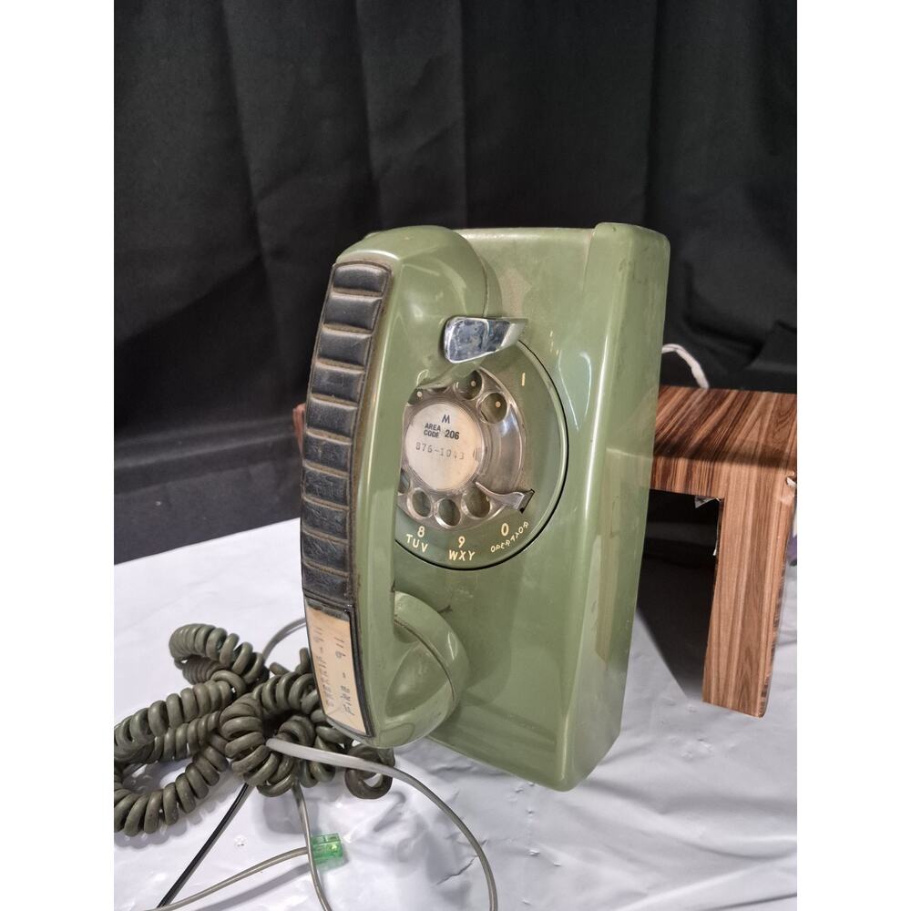 VINTAGE BELL WESTERN ELECTRIC GREEN CLASSIC ROTARY DIAL WALL PHONE! 1950's.